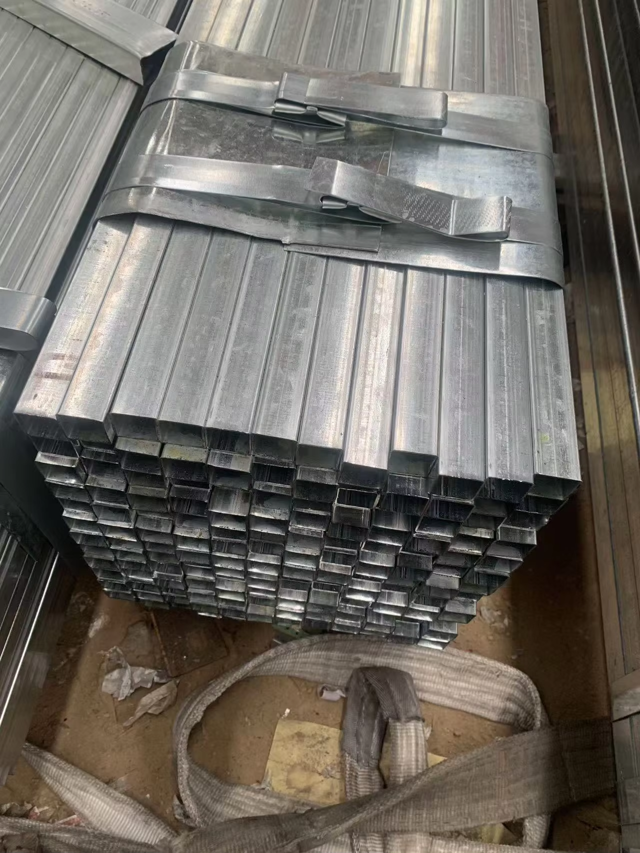 Modern Design Cold Galvanized Steel Tube Durable Feature - Oray Hardware